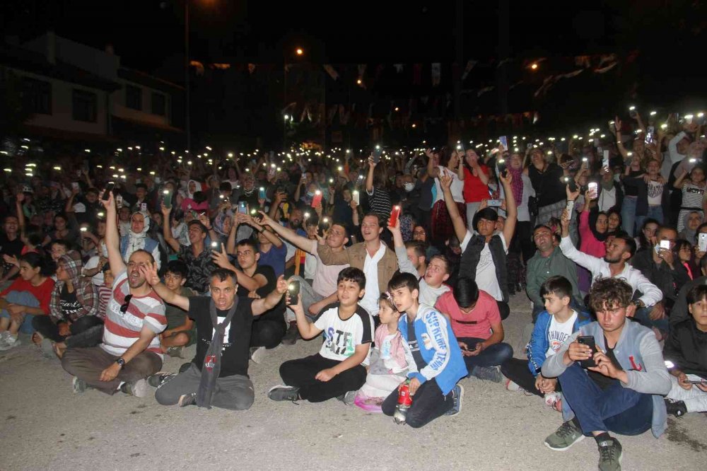 Murat Kekilli Konya Kırmızı Altın Festivali'nde Bülent Ersoy'a 'rahmetli' dedi!