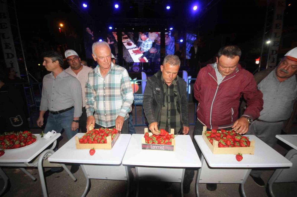 Murat Kekilli Konya Kırmızı Altın Festivali'nde Bülent Ersoy'a 'rahmetli' dedi!