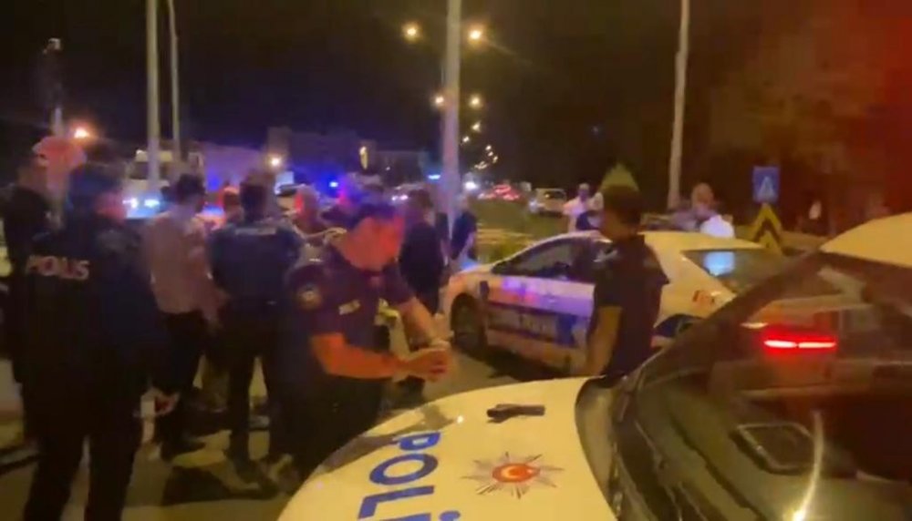 Trafik kazası sonrası silahlı kavga! Ortalık karıştı