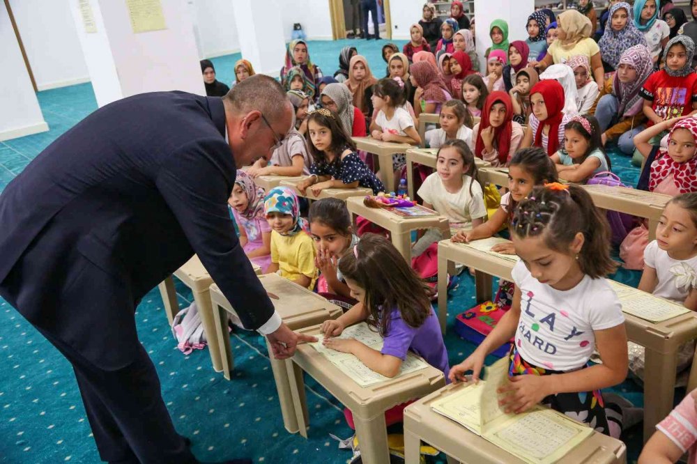 Konya Meram'a 16 bin yaz Kur’an kursu öğrencisine dondurma sürprizi! Hafta boyu devam edecek