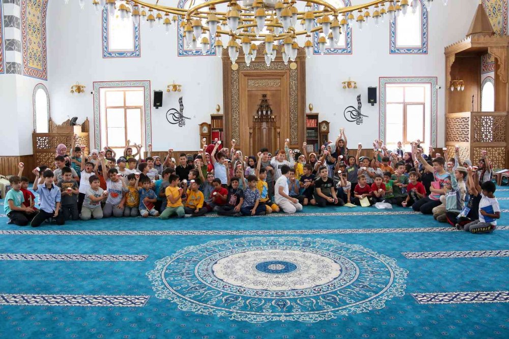 Konya Meram'a 16 bin yaz Kur’an kursu öğrencisine dondurma sürprizi! Hafta boyu devam edecek