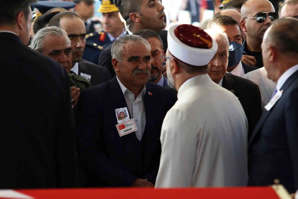 Fırat Kalkanı şehidi Sözleşmeli Er Mevlüt Yoğurtçu dualarla toprağa verildi!