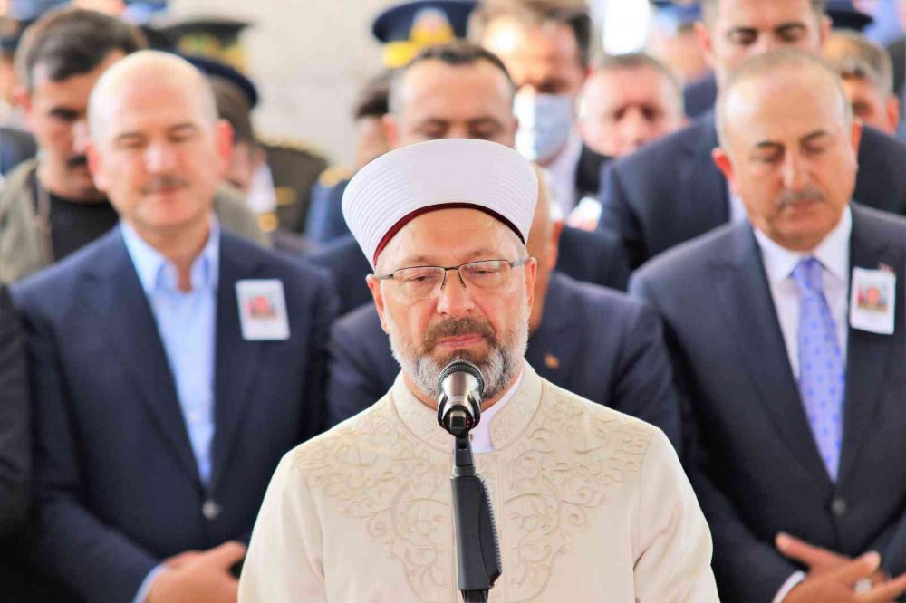 Fırat Kalkanı şehidi Sözleşmeli Er Mevlüt Yoğurtçu dualarla toprağa verildi!