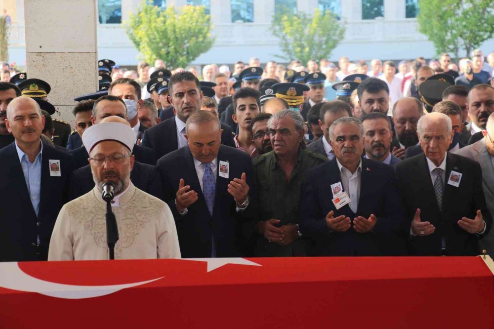 Fırat Kalkanı şehidi Sözleşmeli Er Mevlüt Yoğurtçu dualarla toprağa verildi!