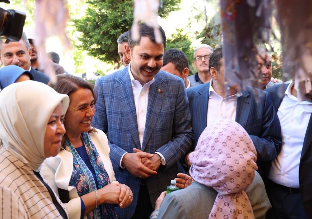 Murat Kurum, çam ağacından yapılan makam aracıyla Çamlıdere'de tur attı