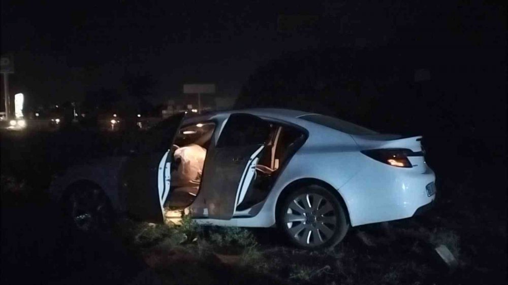 Sivas'ta otomobiller çarpıştı! 1'i bebek 5 yaralandı