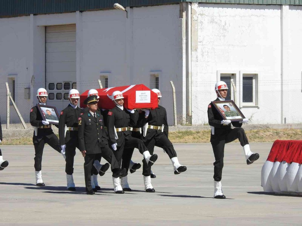 Suriye şehitleri Mert Otal ve Mevlüt Yoğurtcu memleketlerine uğurlandı