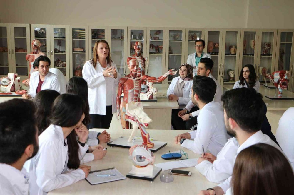 Türkiye'nin Akıllı Teknolojiler Merkezi'ne sahip tek üniversitesi Konya'da! KTO Karatay mezunları işsiz kalmıyor