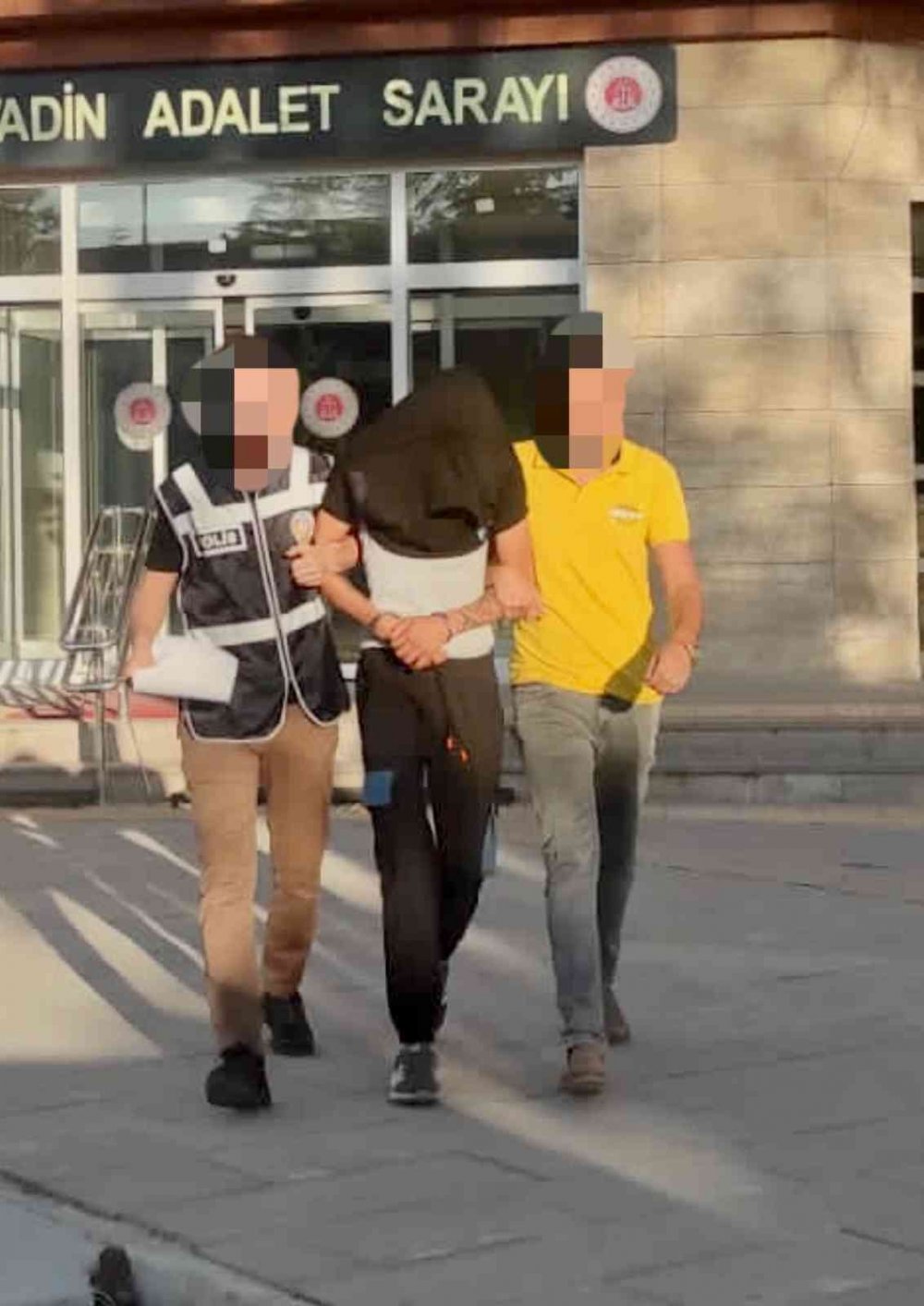 Afyon'da iğrenç olay! Kız çocuğu ailesine anlatınca ortaya çıktı