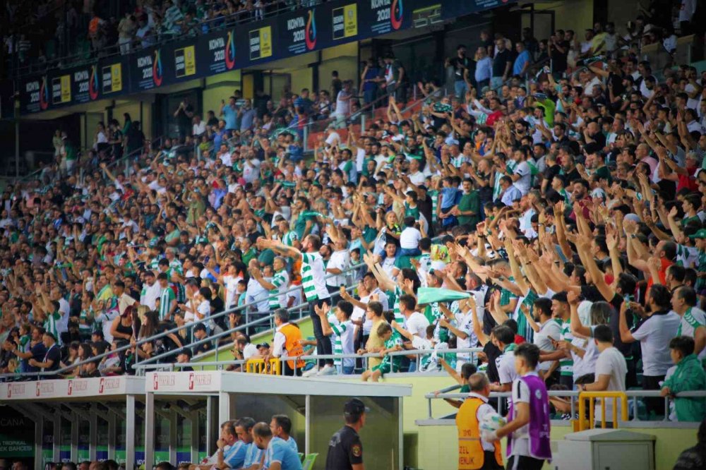 Konyaspor 5 yıl aradan sonra Avrupa'da turladı! Bate Borisov'u antrenman havasındaki maçta rahat geçti