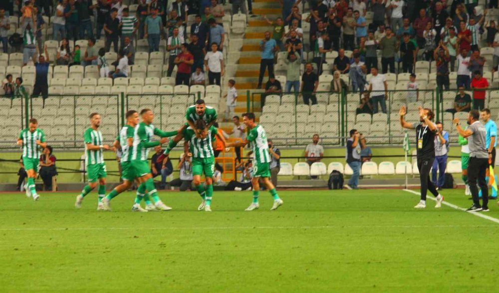 Konyaspor 5 yıl aradan sonra Avrupa'da turladı! Bate Borisov'u antrenman havasındaki maçta rahat geçti