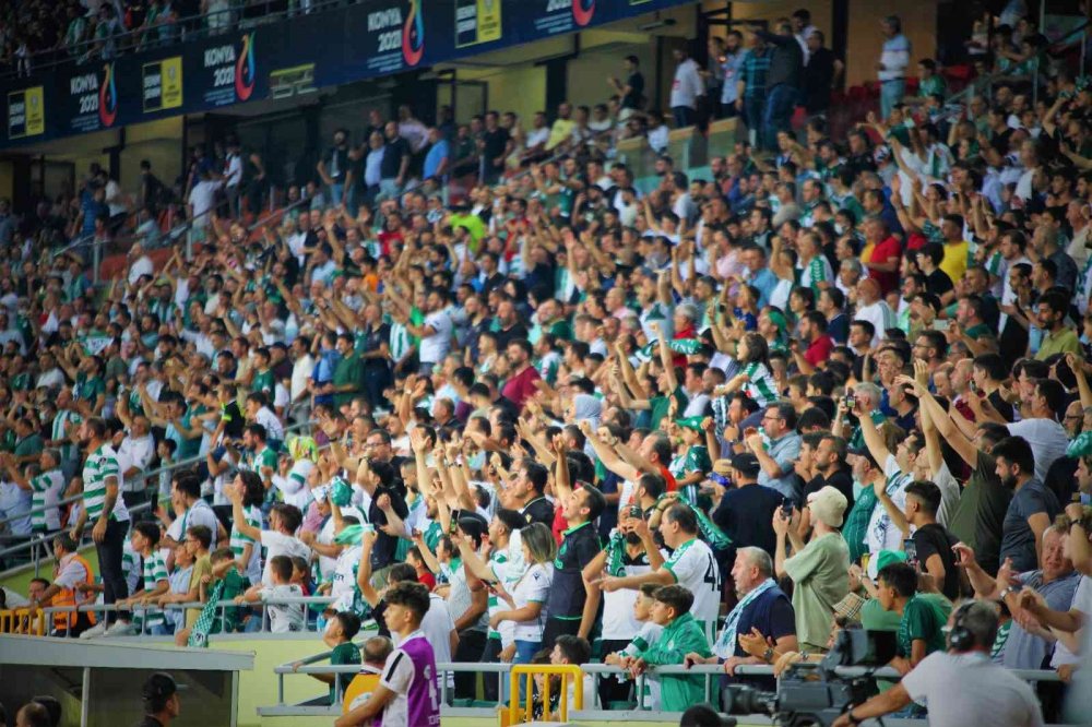 Konyaspor 5 yıl aradan sonra Avrupa'da turladı! Bate Borisov'u antrenman havasındaki maçta rahat geçti