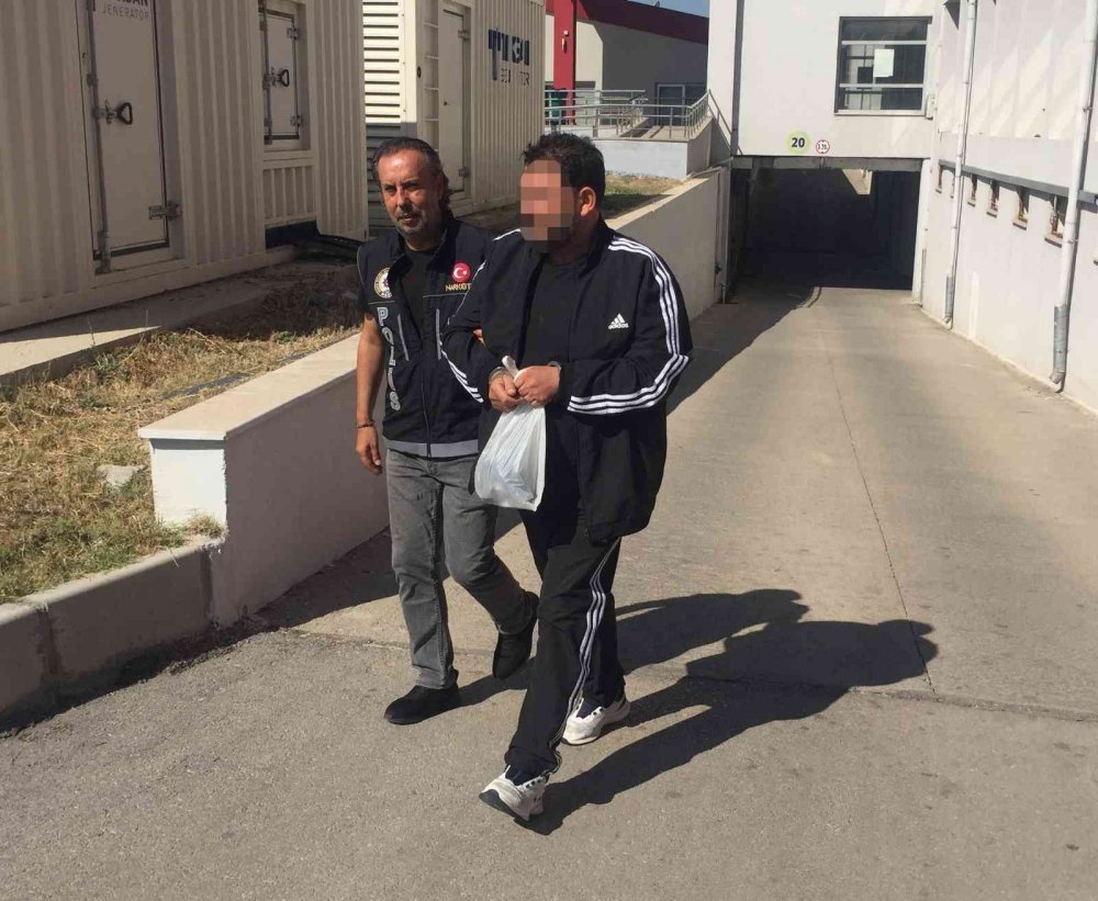 Konya'ya kargoyla uyuşturucu hap sevkıyatı Adana’da durduruldu! Arkadaşı 'cinsel içerikli, yasal' demiş