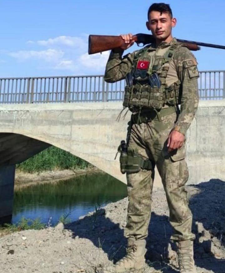 Şehit Astsubay Batuhan Şimşek'in acı haberi baba ocağına ulaştı! Babası sürpriz yapacaktı, şehadet haberini aldı