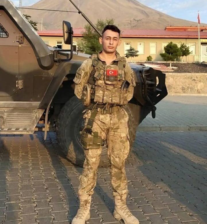 Şehit Astsubay Batuhan Şimşek'in acı haberi baba ocağına ulaştı! Babası sürpriz yapacaktı, şehadet haberini aldı