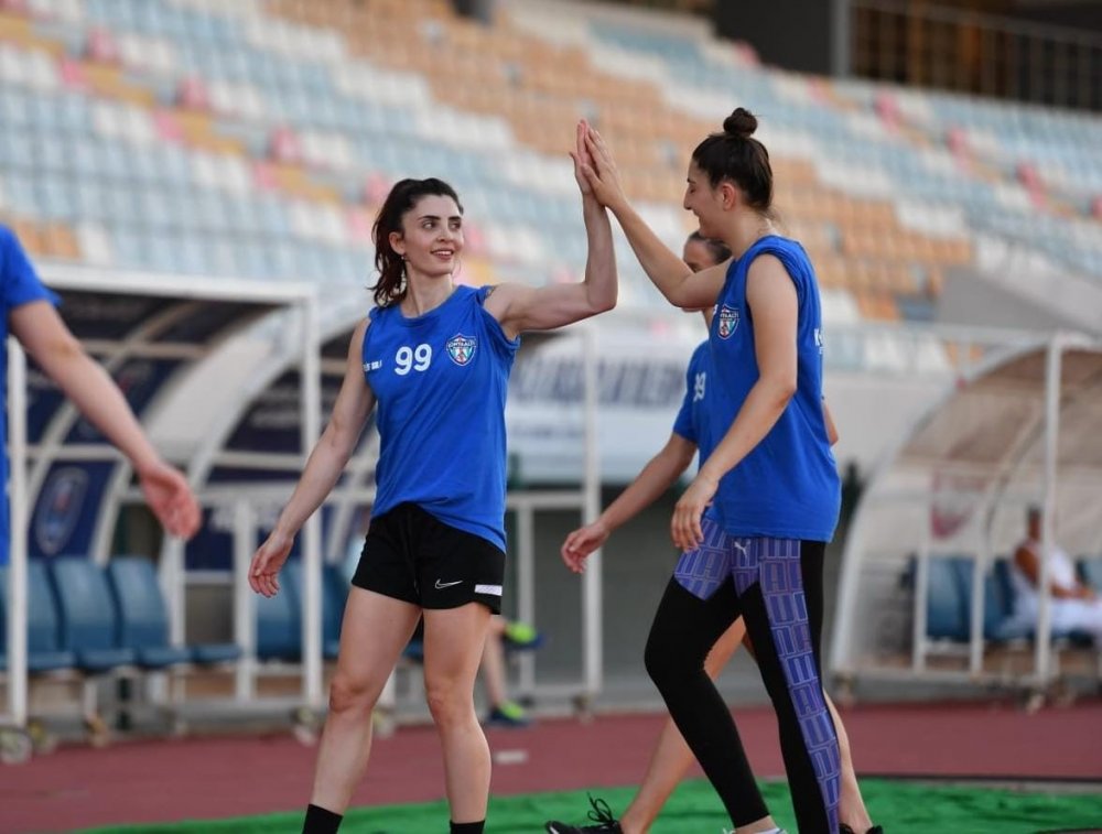 Konya İslam Oyunları'nda mücadele edecek A Milli Kadın Hentbol Takımı aday kadrosu için dört oyuncuya milli davet