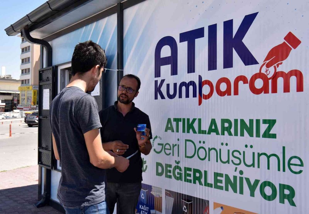 Konya Selçuklu'da 'Atık Kumbaram' hayata geçirildi! Geri dönüşebilir atıklara kilogram başı ücret ödenecek