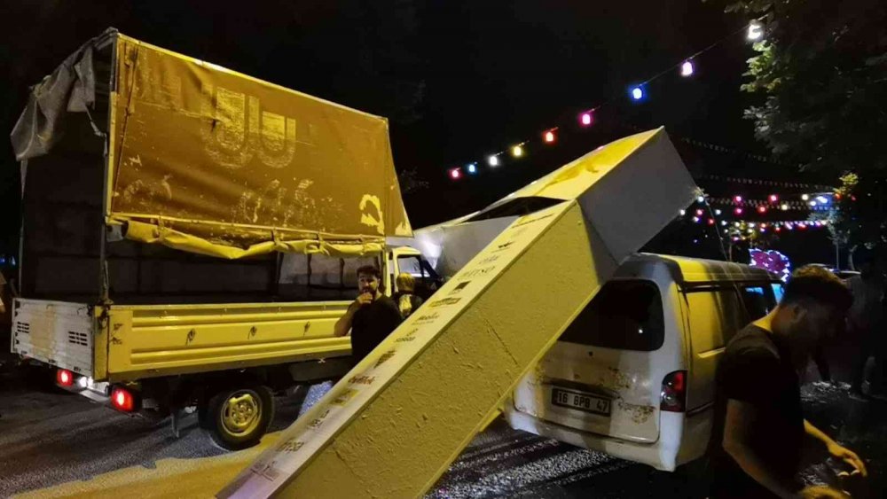 Kültür parkta festival giriş totemi devrildi! Faciadan dönüldü