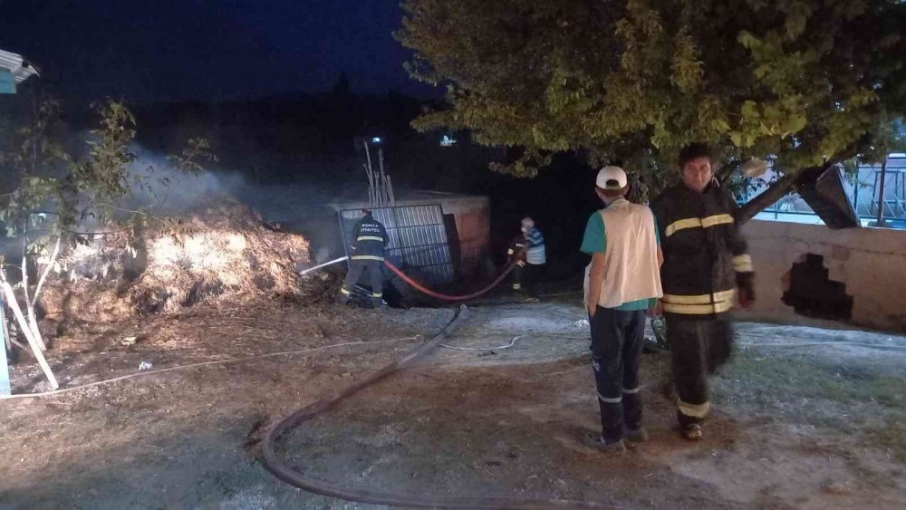 Konya Hüyük'te korkutan yangın! Samanlık küle döndü