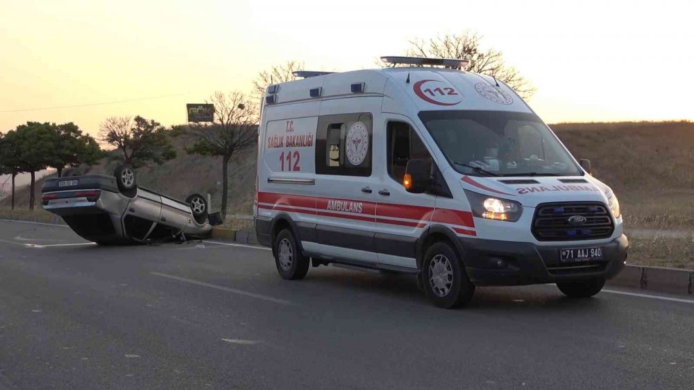 Konya'ya gelen tıra çarpan otomobil takla attı! 1 yaralı