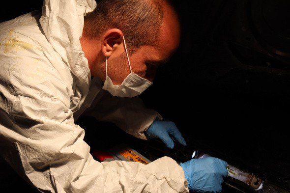 Polis çalıntı malzemelerin üzerindeki parmak izlerinin izini sürdü! Birçok suç olayı aydınlatıldı