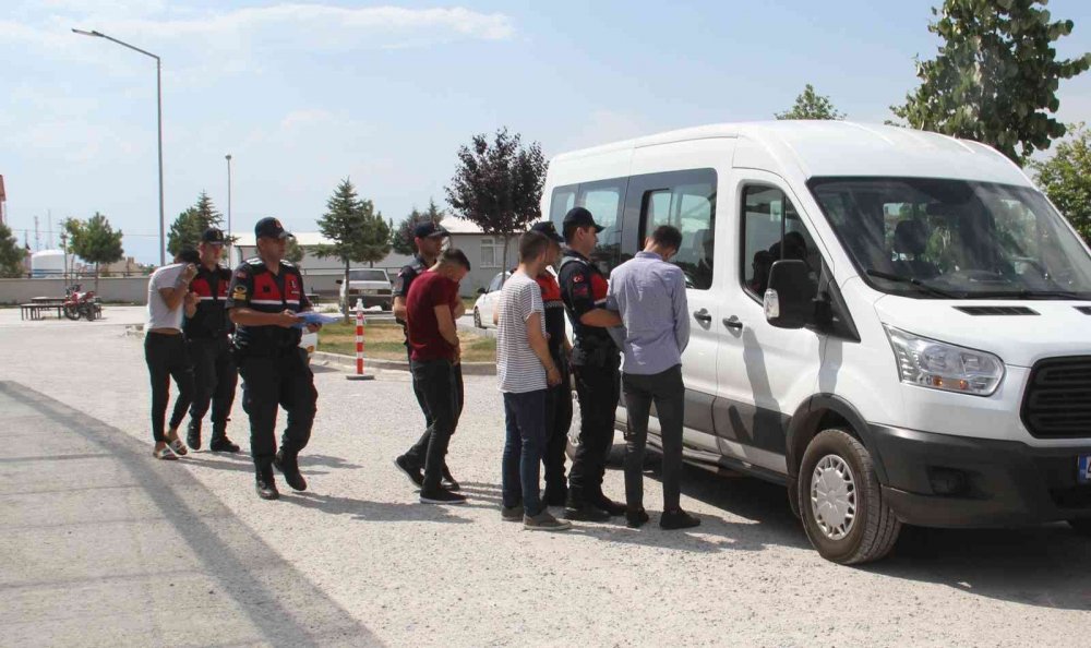 Konya'da modifiyeli araçla motosiklet çalan hırsızlar yapay zeka ile yakalandı! Uyuşturucu parası içinmiş..