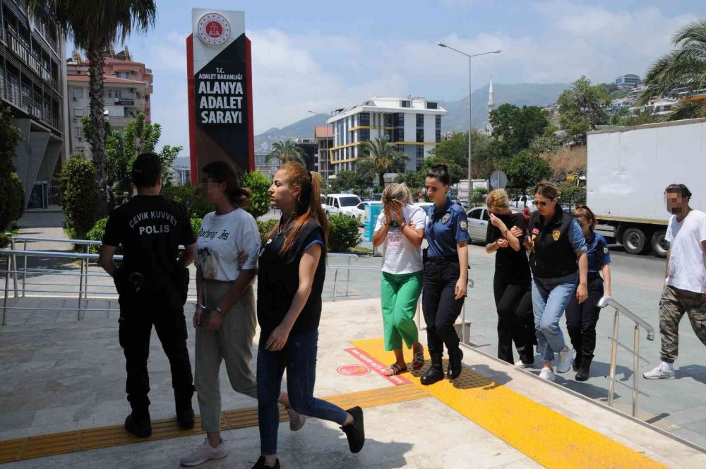 Alanya'da tatilcileri hedef alan çete çökertildi! Kadınları kullandılar!.. Konya'dan da mağdurlar var