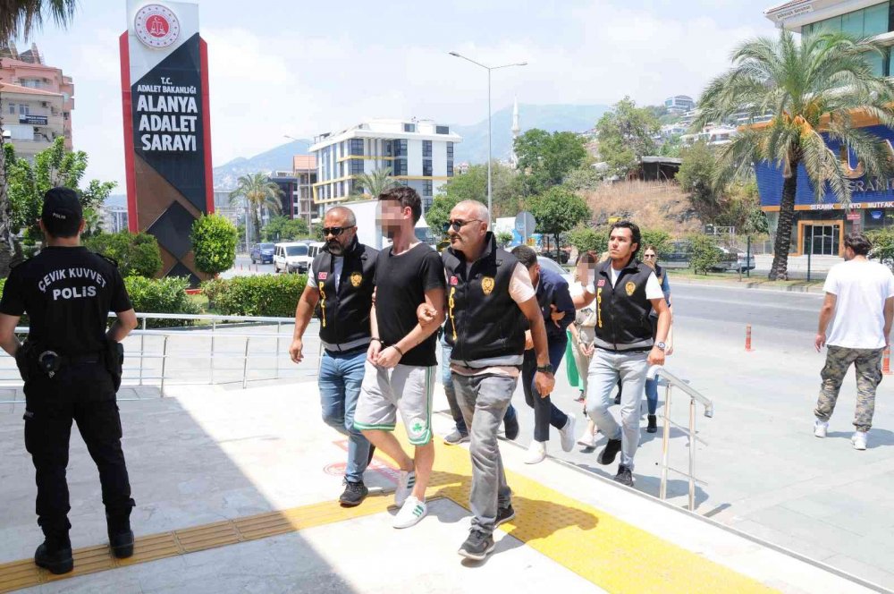 Alanya'da tatilcileri hedef alan çete çökertildi! Kadınları kullandılar!.. Konya'dan da mağdurlar var