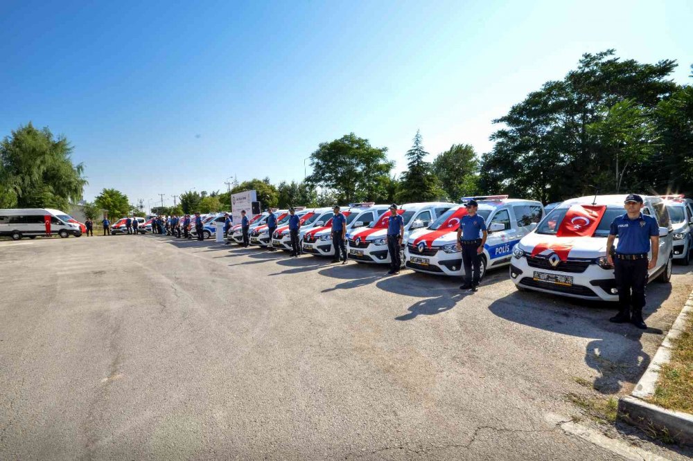 Konya Emniyeti filosuna 31 yeni araç! Dualarla teslim edildi