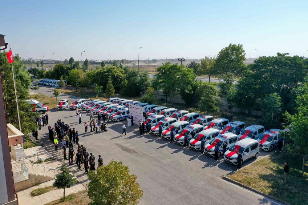 Konya Emniyeti filosuna 31 yeni araç! Dualarla teslim edildi