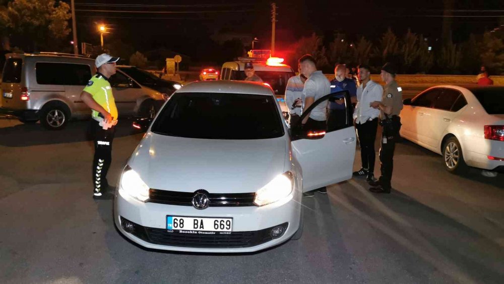 Aksaray'da ters şeride giren genç kadın hem alkollü hem de aday sürücü çıktı!
