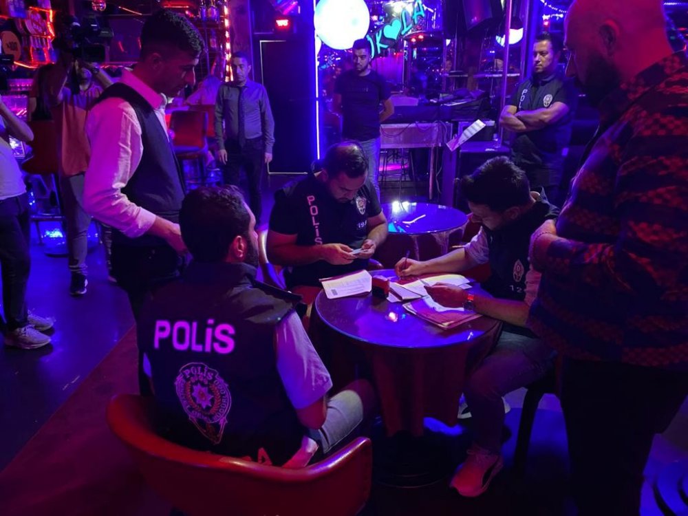 Ankara'da eğlence mekanlarına asayiş uygulaması! Aranan şahıslar yakalandı