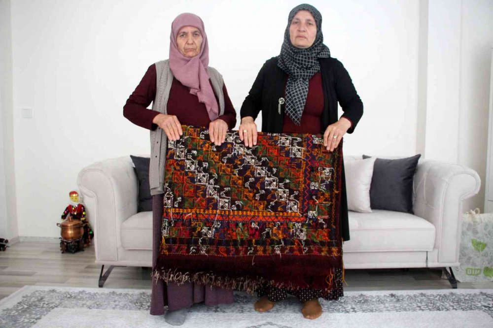 Ata yadigarı el dokuma kilim fiyatıyla dudak uçuklatıyor!