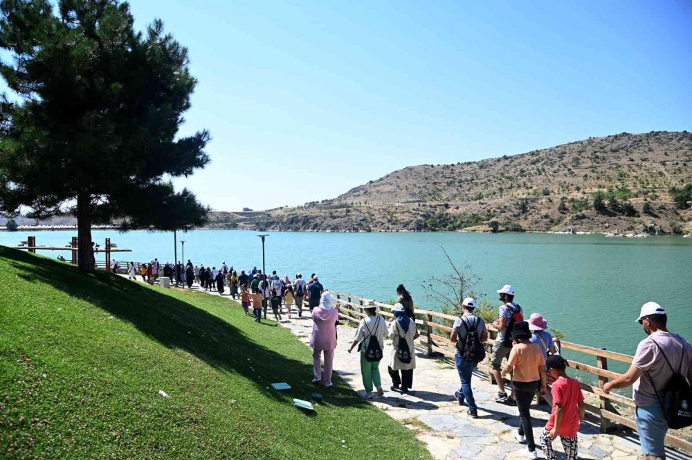 Selçuklu Kadın Meclisi'nden Konya'da 'Obeziteye Veda Sağlığa Merhaba' yürüyüşü