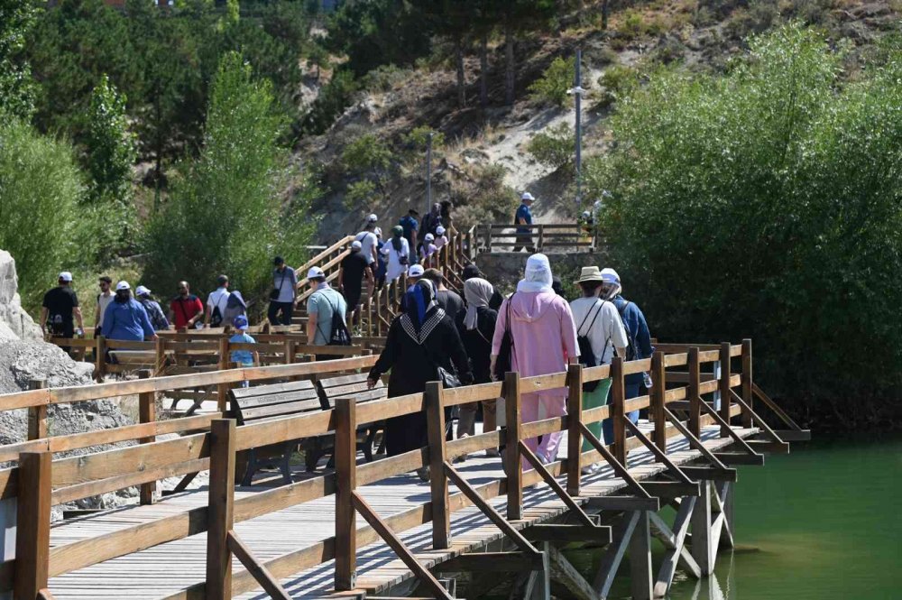 Selçuklu Kadın Meclisi'nden Konya'da 'Obeziteye Veda Sağlığa Merhaba' yürüyüşü