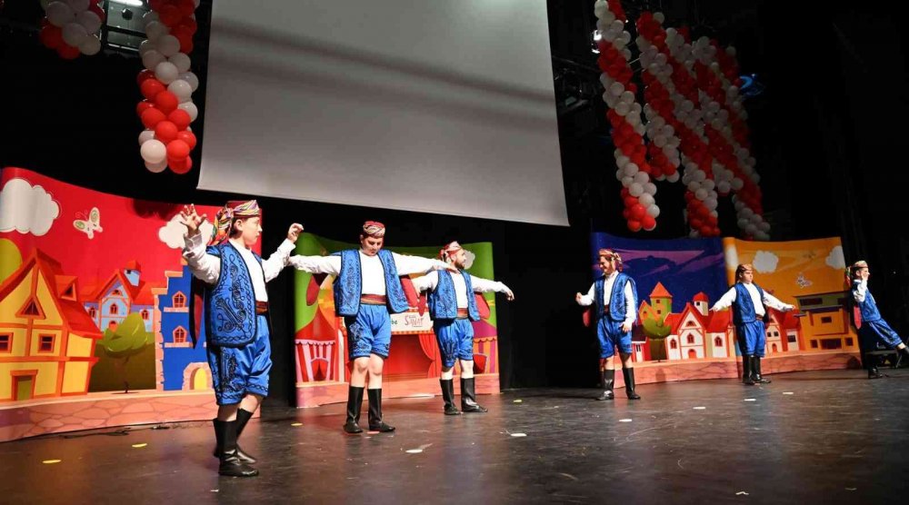 Konya SOBE öğrencileri dönem sonu etkinliğinde sahne aldı