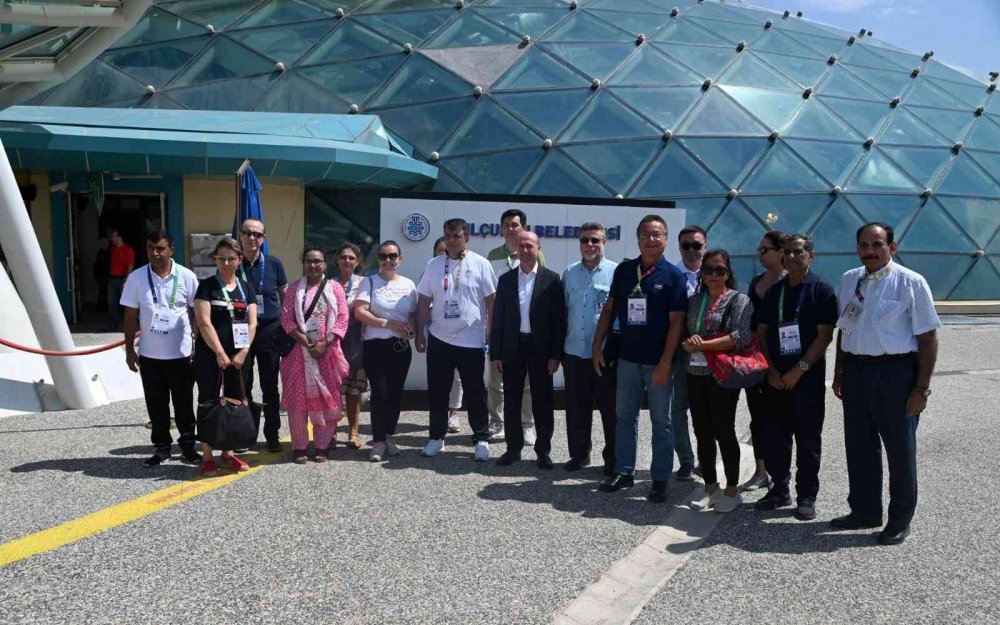 Konya'da İslam Dayanışma Oyunları heyecanı! Heyet Tropikal Kelebek Bahçesi’ne hayran kaldı