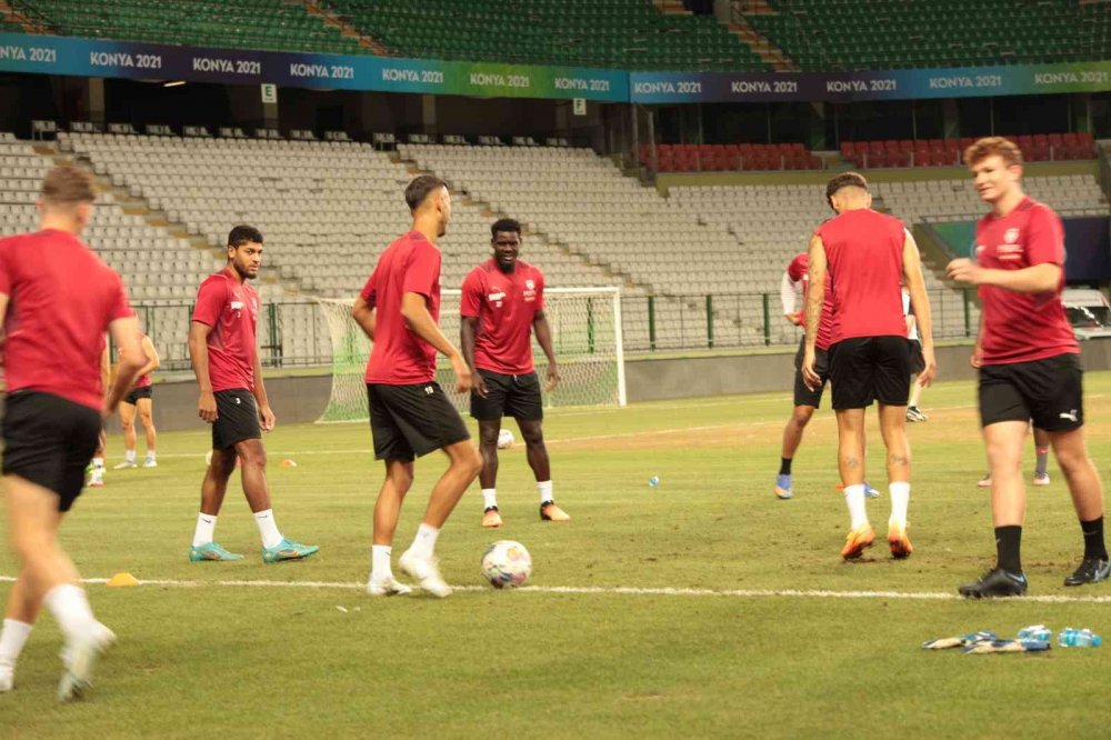 Vaduz Teknik Direktörü Mangiarratti'den Konyaspor açıklaması! Çok yazık, böyle bir stat için bu zemin hoş değil