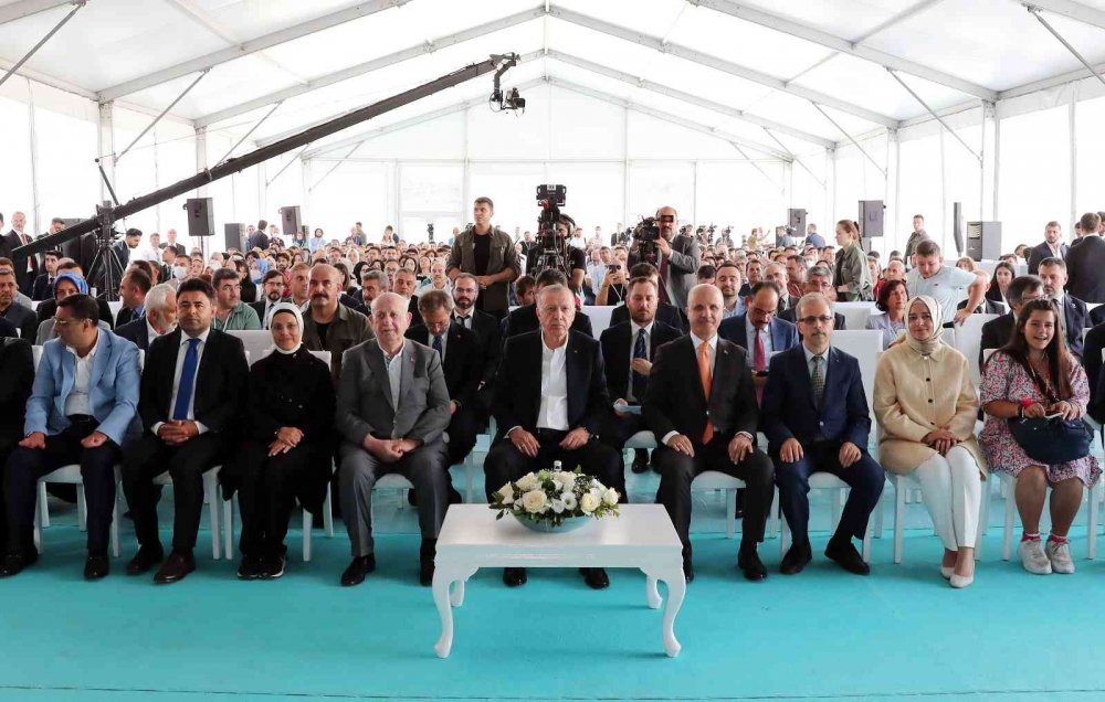 Cumhurbaşkanı Erdoğan Türkiye'nin en büyük üniversite kütüphanesini açtı! 1 milyon cilt kitap.. Aynı anda 3 bin kişi..