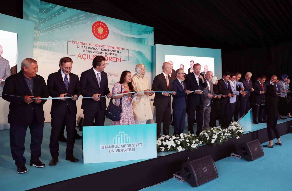 Cumhurbaşkanı Erdoğan Türkiye'nin en büyük üniversite kütüphanesini açtı! 1 milyon cilt kitap.. Aynı anda 3 bin kişi..