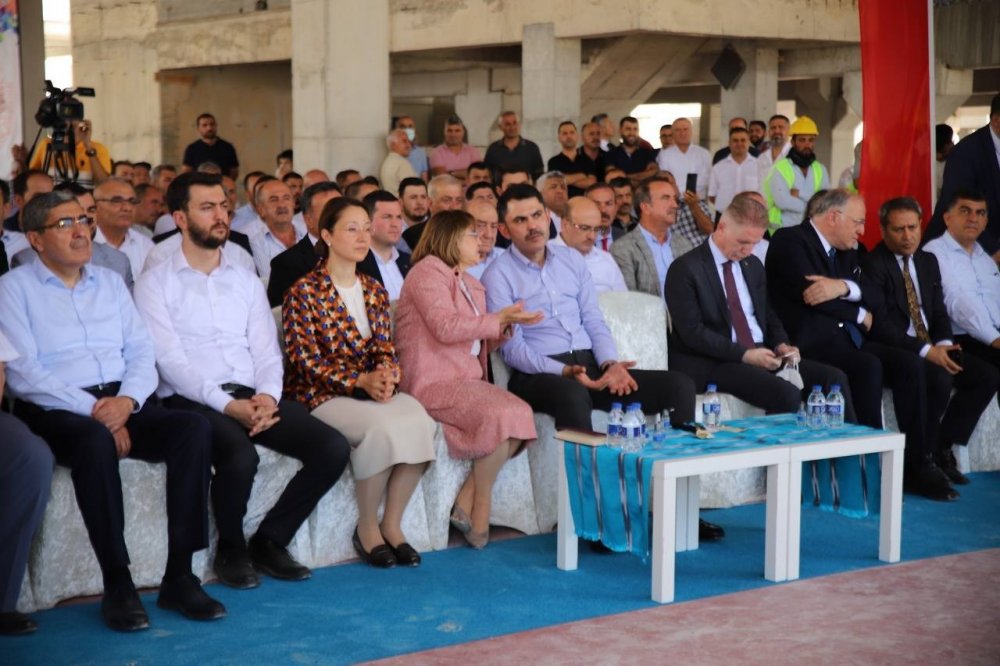 Murat Kurum, Cumhurbaşkanı Erdoğan'ın yeni sosyal konut müjdesini duyurdu! Alımlar Eylül'de başlıyor