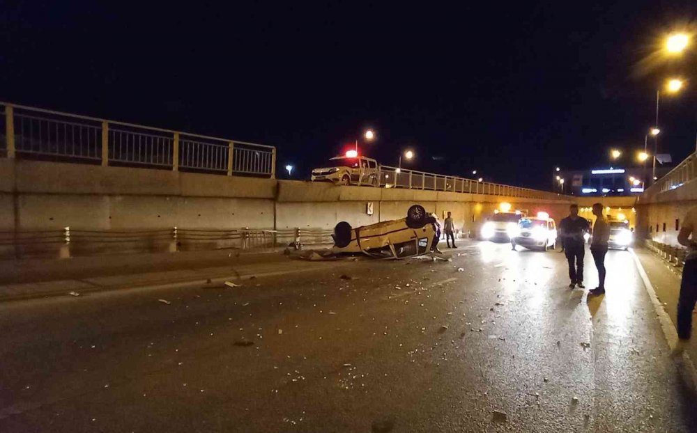 Konya'da kaza! Alt geçide düşen otomobilde sıkışan 2 kişi yaralandı