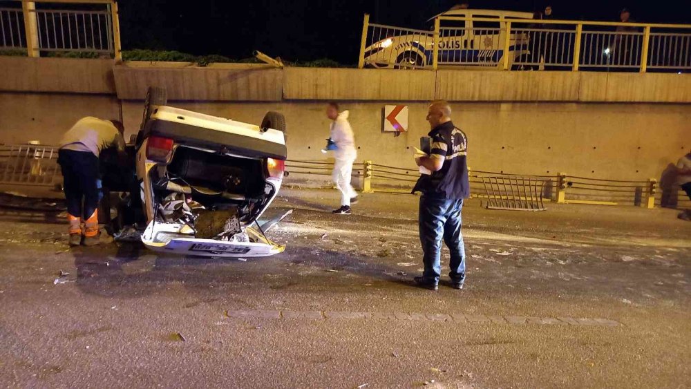 Konya'da kaza! Alt geçide düşen otomobilde sıkışan 2 kişi yaralandı