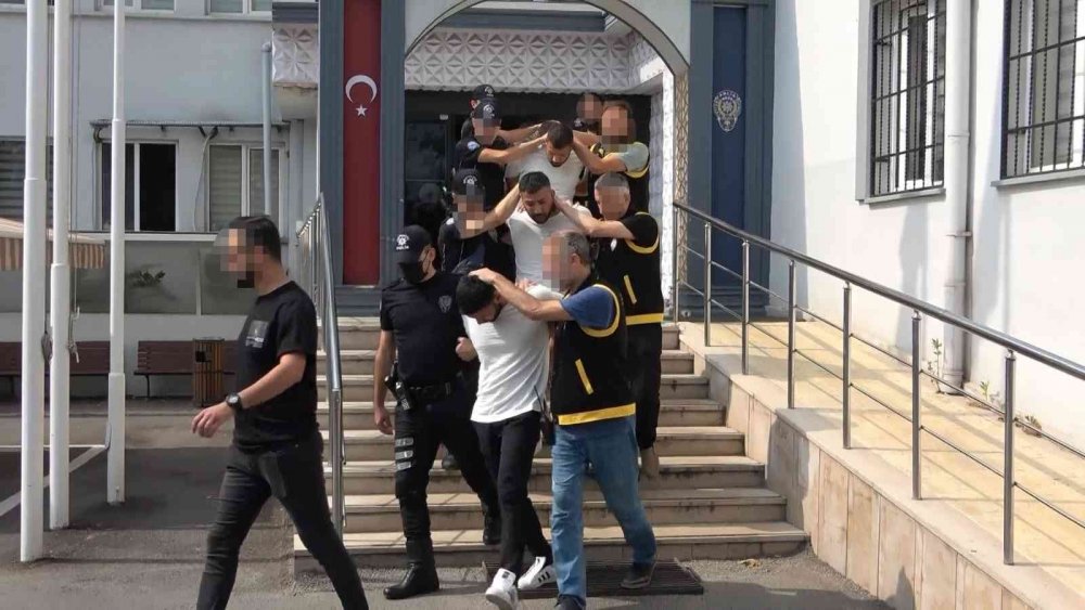 Bursa’da Emir Çelik'i öldürüp İzmir’e kaçan zanlılardan 3’ü tutuklandı