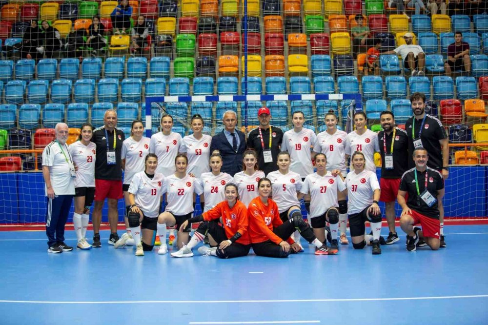 Konya 2021! A Milli Kadın Hentbol Takımı Azerbaycan'ı mağlup ederek şampiyon oldu