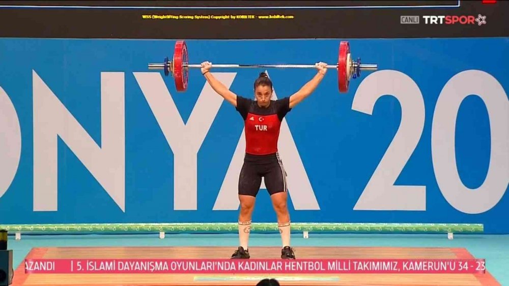 Konya 2021! Berfin Altun halterde gümüş madalya kazandı