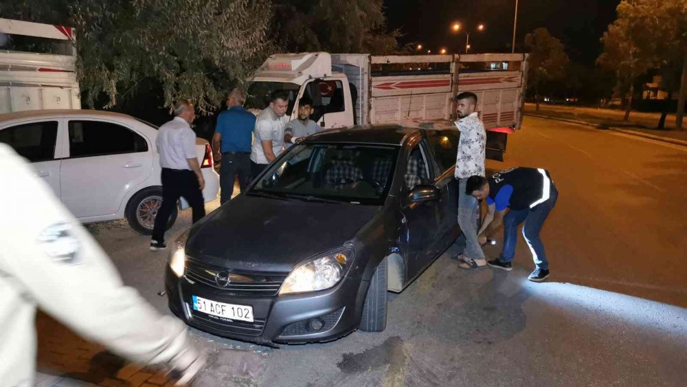 Aksaray polisi kuş uçurtmuyor! Araçlar didik didik aranıp, sürücü ve yolcular sorgulanıyor