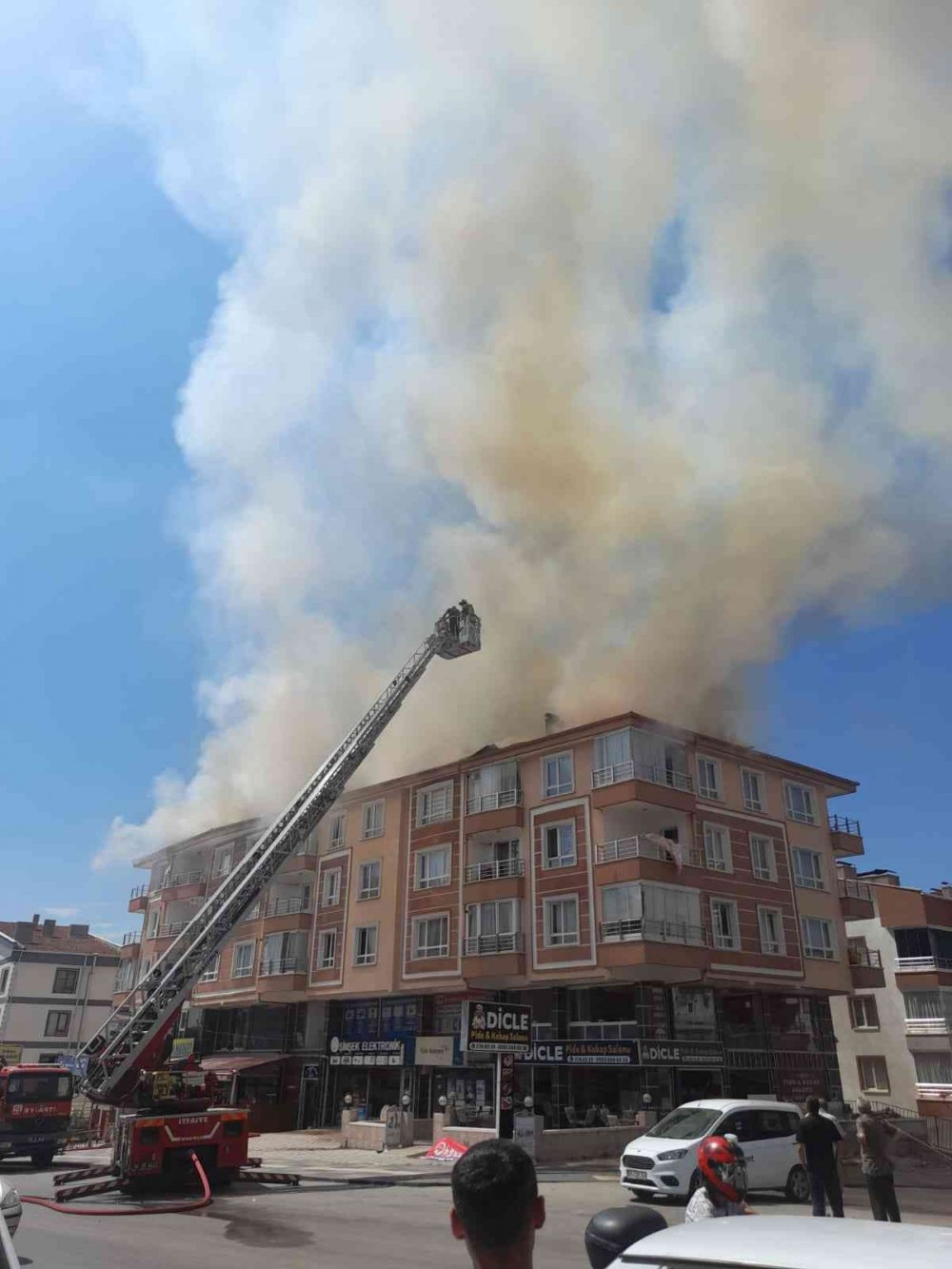 Ankara’da korkutan yangın! Alevler göğe yükseldi