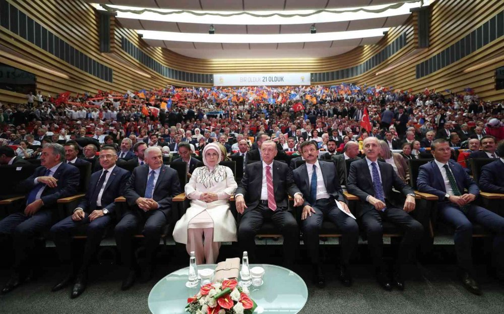 Cumhurbaşkanı Erdoğan'dan önemli açıklamalar! 2023 gençliğimizin patlama yılı olacak