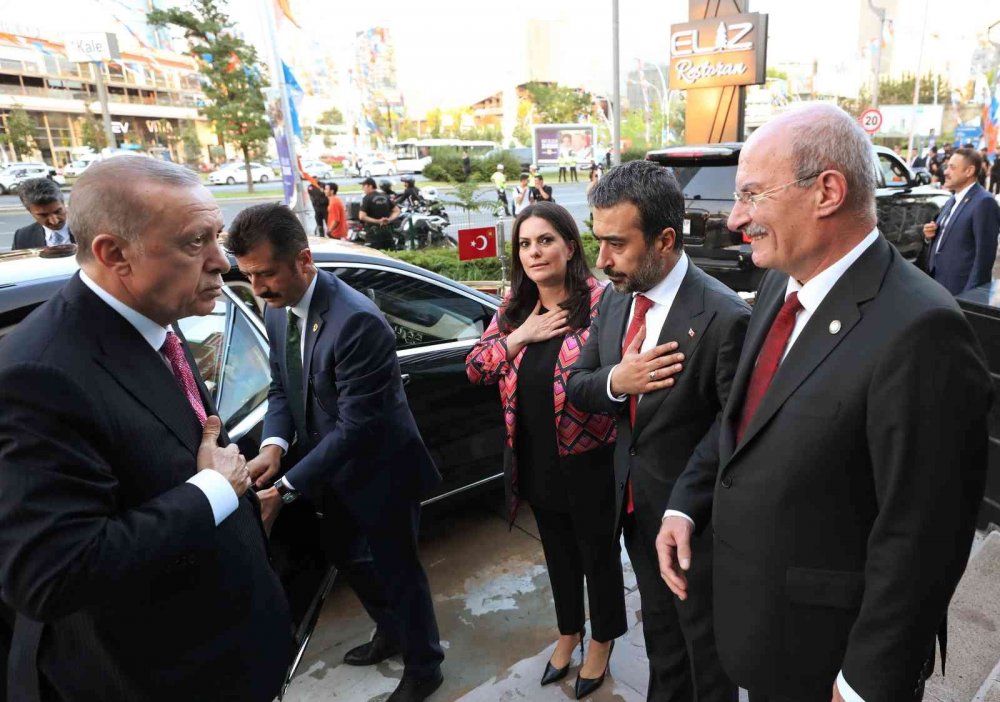 Cumhurbaşkanı Erdoğan'dan önemli açıklamalar! 2023 gençliğimizin patlama yılı olacak